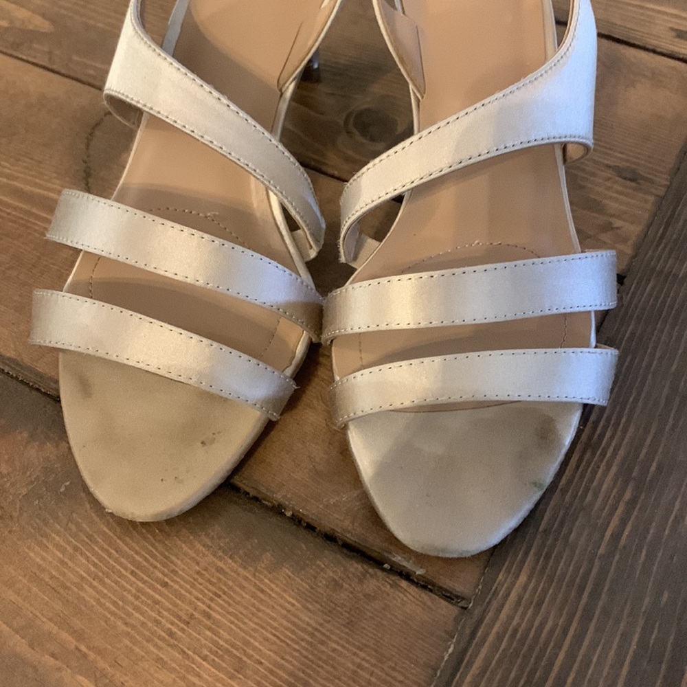 Naturalizer champagne color heels. - Picture 6 of 6
